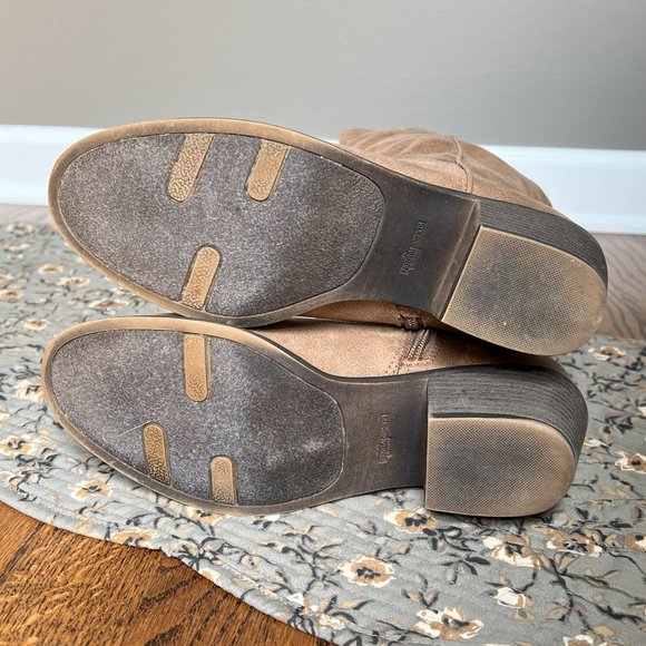 Fergalicious Women's Bata Boot in Sand Size 8.5 - Picture 8 of 8